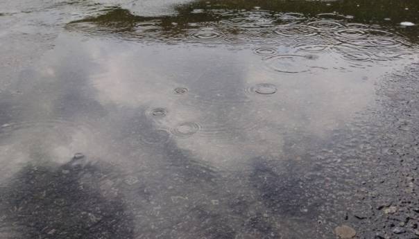 U BiH jutros oblačno s mjestimičnom kišom