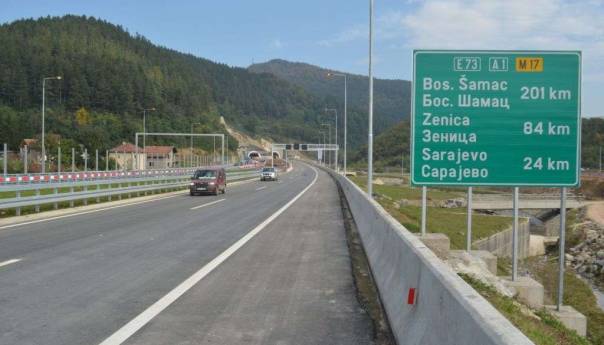 U BiH se saobraća po suhom kolovozu i uz umjerenu frekvenciju vozila