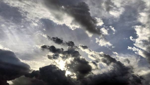 U BiH jutros umjereno do pretežno oblačno