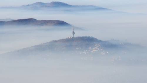 U BiH jutros umjereno oblačno, magla po kotlinama