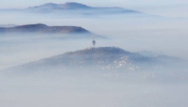 U BiH jutros umjereno oblačno, magla po kotlinama