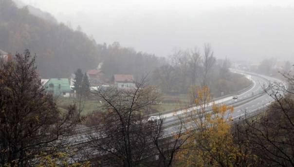 U BiH oblačno sa kišom, dnevna temperatura između 10 i 16 stepeni