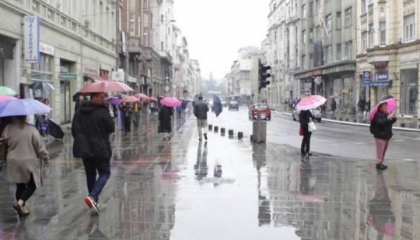 U BiH oblačno sa kišom i pljuskovima