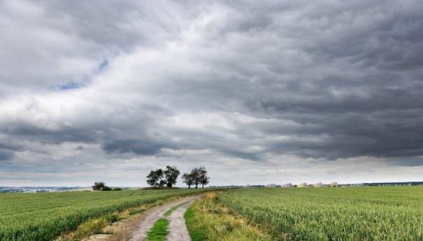 U BIH oblačno sa kišom ili pljuskovima