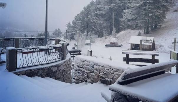 U BiH oblačno sa susnježicom i snijegom , na jugu zemlje kiša