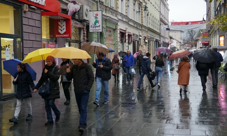 U BiH oblačno, u centralnim i istočnim područjima Bosne kiša i susnježica