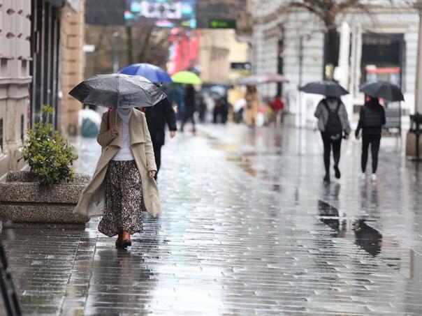 U BiH oblačno vrijeme s kišom, na vrhovima planina slab snijeg