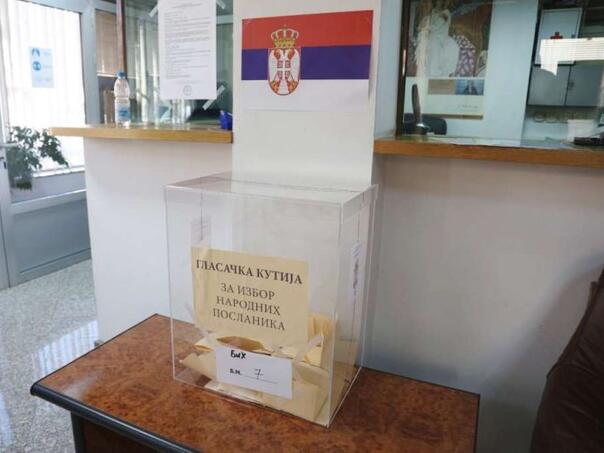 U BiH otvoreno 19 biračkih mjesta za 11.500 državljana Srbije