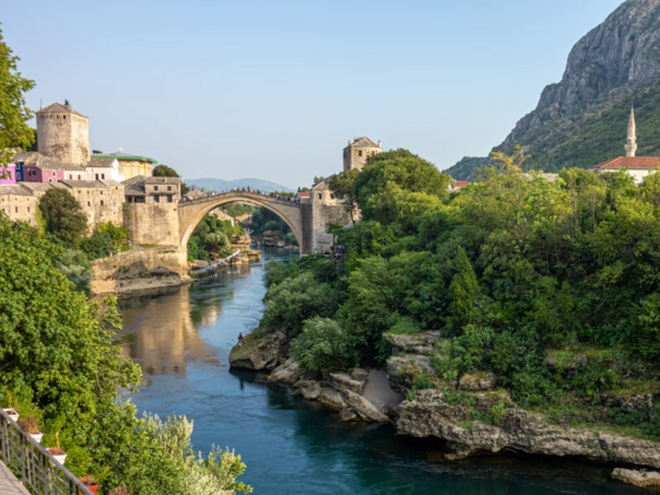 U BiH pretežno oblačno s kišom, pljuskovima i grmljavinom