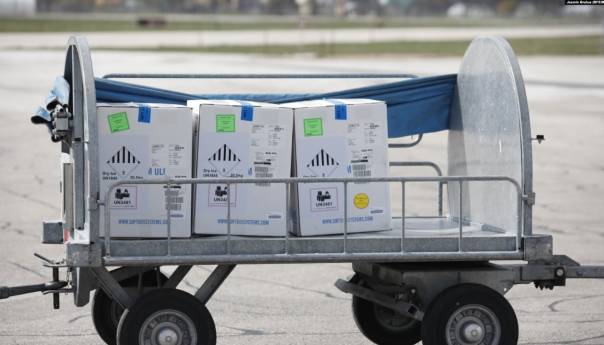 U BiH stiglo još 12.870 doza vakcina Pfizer iz EU