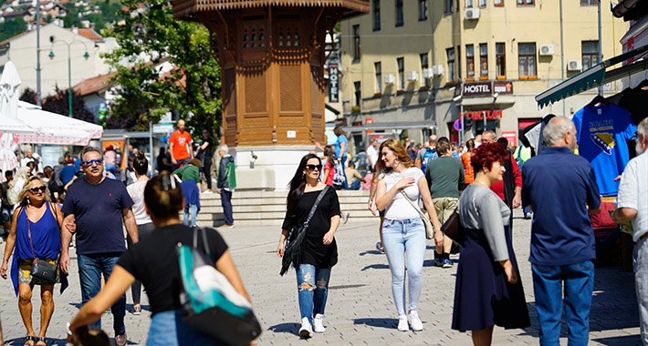 U BiH sunčanije prijepodne, u drugoj polovini dana lokalni pljuskovi