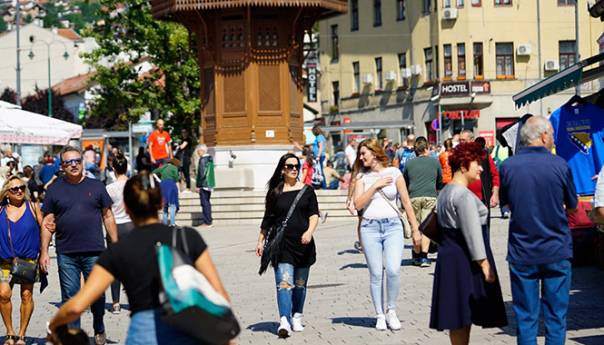 U BiH sunčanije prijepodne, u drugoj polovini dana lokalni pljuskovi