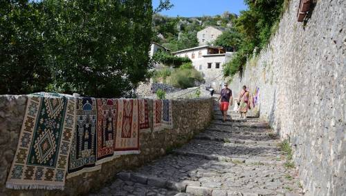 U BiH sunčano uz malu oblačnost