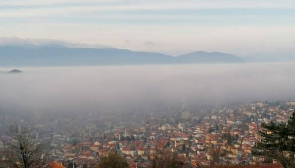 U BiH umjereno oblačno, prije podne u Bosni magla