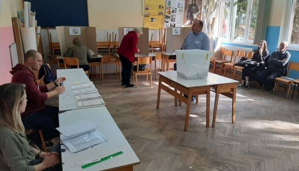 U Bihaću do 11 sati glasalo oko 12 posto registriranih birača