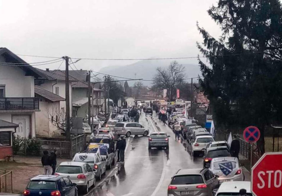 U Bihaću održan auto-moto defile u čast Dana nezavisnosti BiH