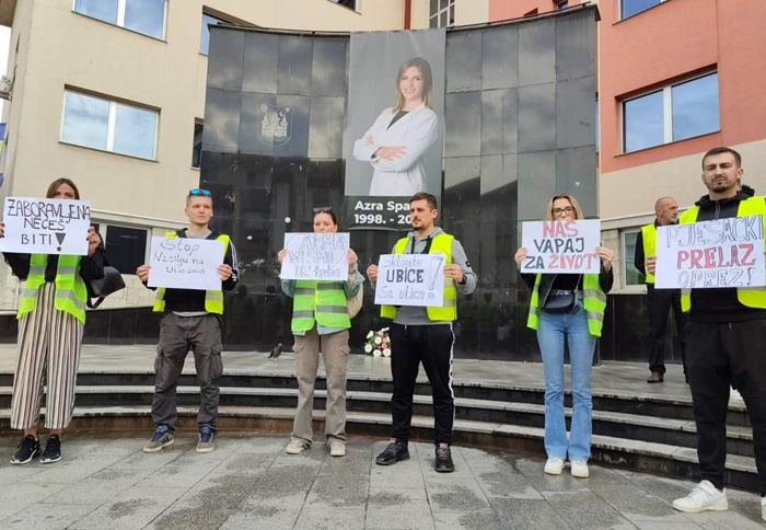 U Bihaću održan protest zbog pogibije Azre Spahić