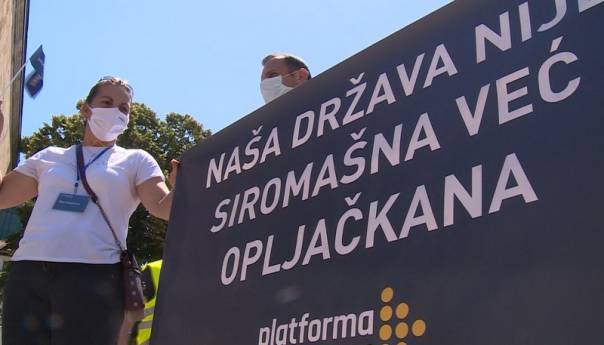 U Bihaću održana protestna šetnja Platforme za progres