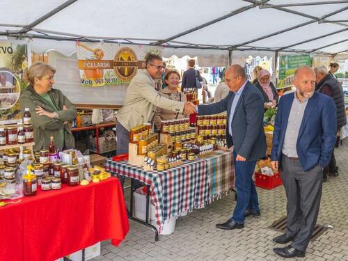 U Bihaću otvoren Sajam pčelarstva i meda