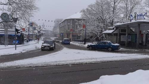 U Bihaću visina snježnog pokrivača 25 centimetara