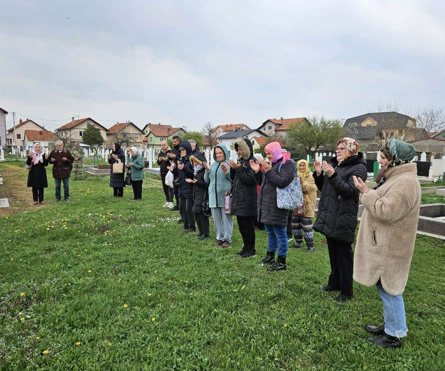 U Bijeljini obilježene 34 godine od zločina nad civilima: Dove i počast žrtvama