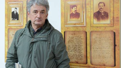 U Bitunji kod Stoca otkrivanje spomen ploče na rodnoj kući Alije Isakovića