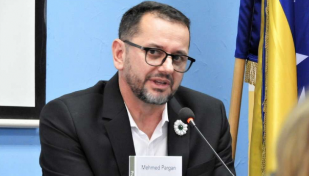 U BKC TK predstavljena knjiga Meše Pargana 'Prvi put sa kćerkom u Potočarima'