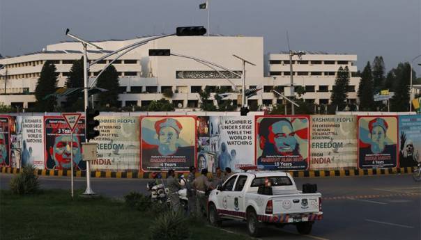 U bombaškom napadu u Karačiju ranjeno 30 ljudi