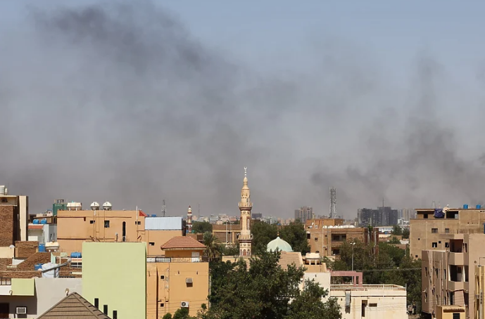 U borbama u Sudanu poginulo više od 400 ljudi