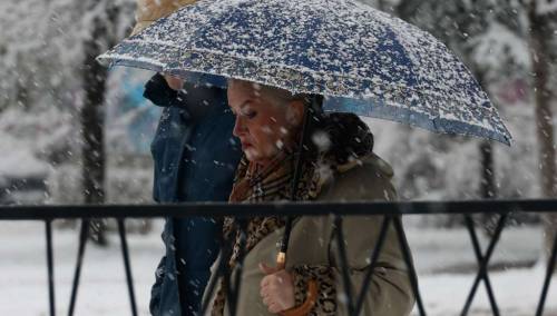 U Bosni jutros oblačno sa slabim snijegom ili susnježicom, vedro u Hercegovini