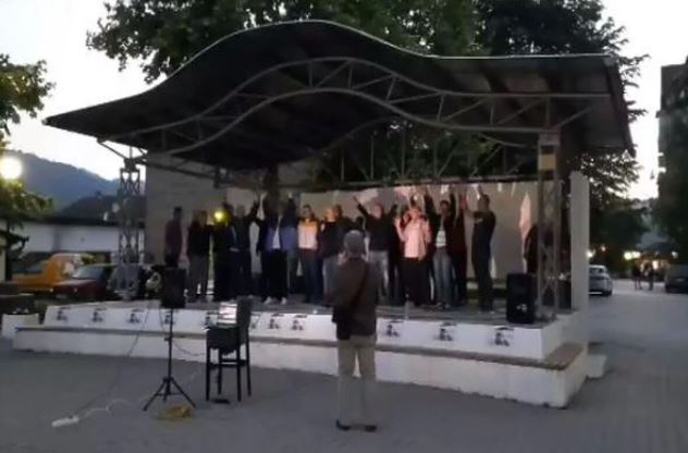 U Bratuncu sinoć organiziran skup podrške Ratku Mladiću