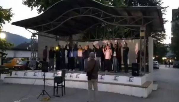 U Bratuncu sinoć organiziran skup podrške Ratku Mladiću