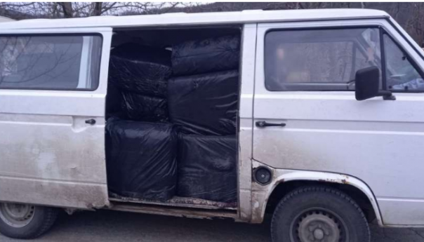 U Bratuncu zaplijenjena veća količina tekstilne robe, novac i oružje