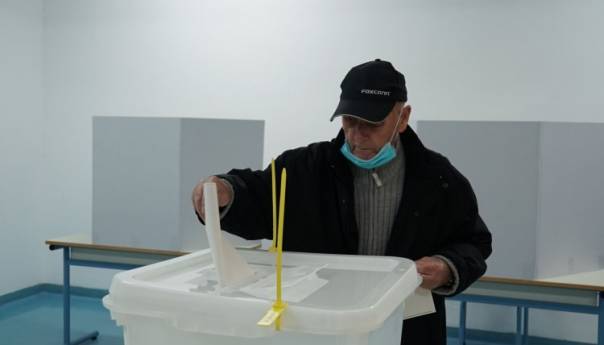 U Brčko distriktu BiH otvorena sva redovna biračka mjesta