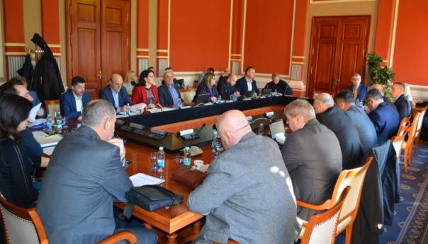 U Brčkom obustava rada vrtića, kraće radno vrijeme u kafićima i restoranima