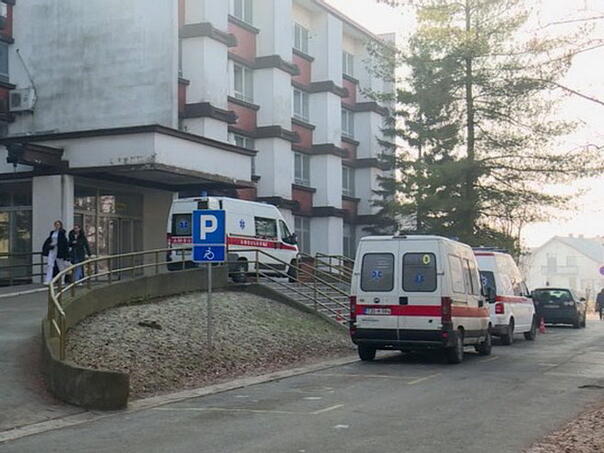U Brčkom teško povrijeđen ulični prodavac voća nakon što ga je pokosio auto