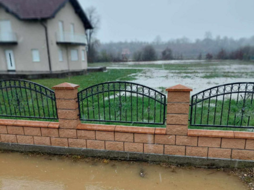U Brčkom ugroženo nekoliko naselja zbog izlivanja lokalnih rijeka