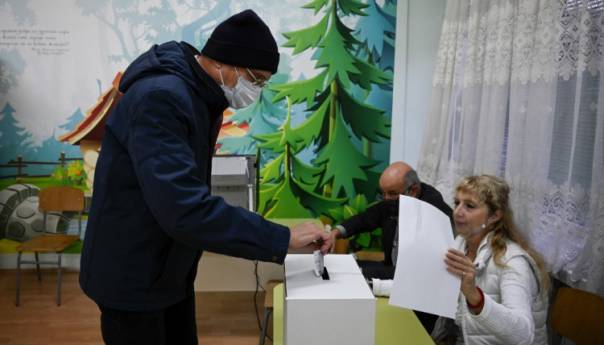 U Bugarskoj danas izbori, građani biraju predsjednika
