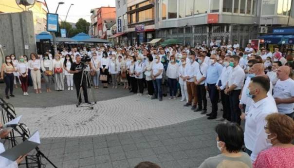 U Bugojnu protestna šetnja za nevino stradale Srebreničane