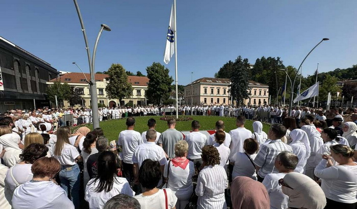 U Cazinu obilježen 11. juli - Dan sjećanja na žrtve genocida u Srebrenici