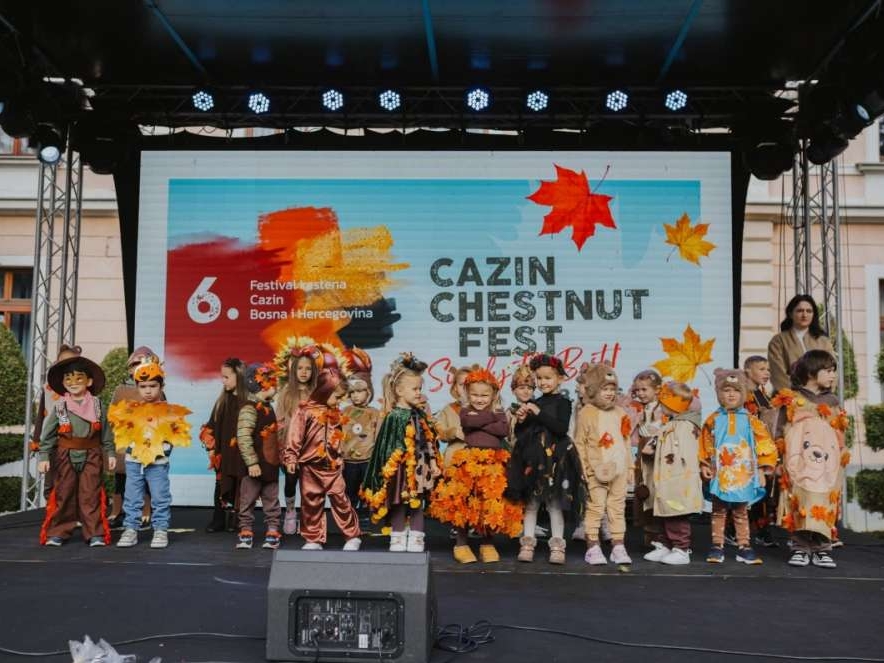 U Cazinu počeo 6. Chestnut Fest, trodnevna manifestacija u znaku kestena