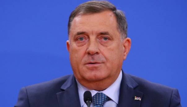 U čijem interesu radi Dodik?