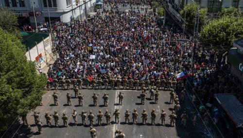 U Čileu hiljade ljudi na ulicama obilježilo godišnjicu antivladinih protesta