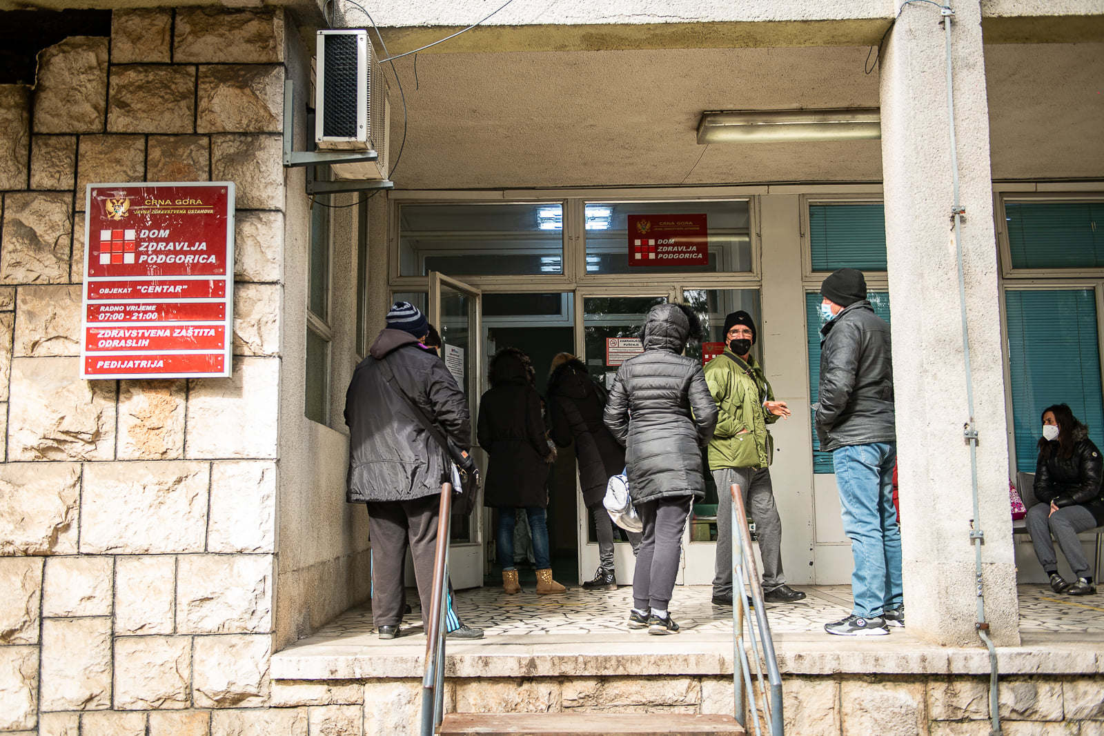 U Crnoj Gori 132 novozaraženih, preminule tri osobe