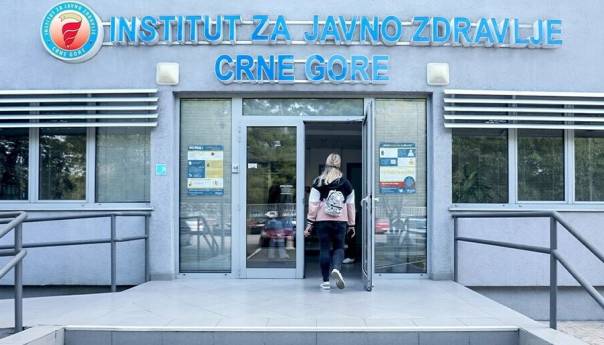 U Crnoj Gori 2 454 novopozitivnih, preminulo osam osoba
