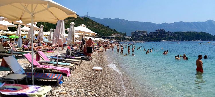 U Crnoj Gori najviše turista iz Bosne i Hercegovine i Srbije