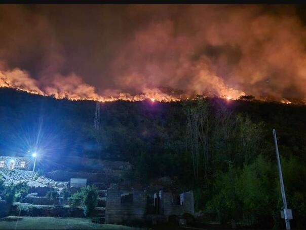 U Crnoj Gori nastavljena borba s vatrom: Danas i helikopter iz BiH u akciji