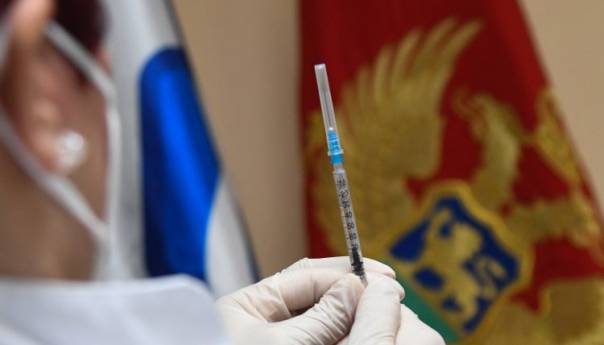 U Crnoj Gori podijeljeno više od 210.000 doza vakcina