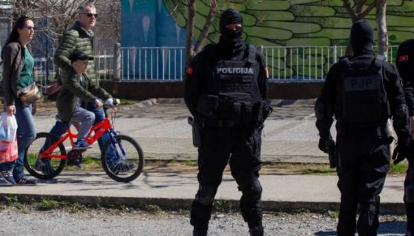 U Crnoj Gori zabranjeno zadržavanje na svim javnim površinama