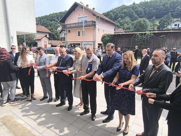 U Doboju svečano uručeni ključevi 134 stana za izbjegla i raseljena lica